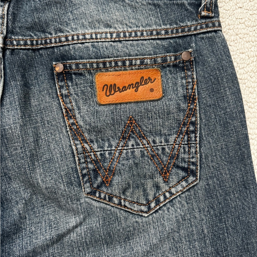 Wrangler Retro Slim Straight Jeans - Picture 3 of 7